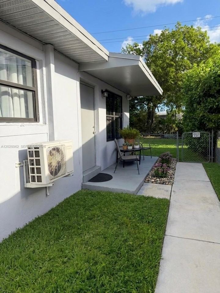 9258 Sw 36th St #9260 - Photo 3 of 12