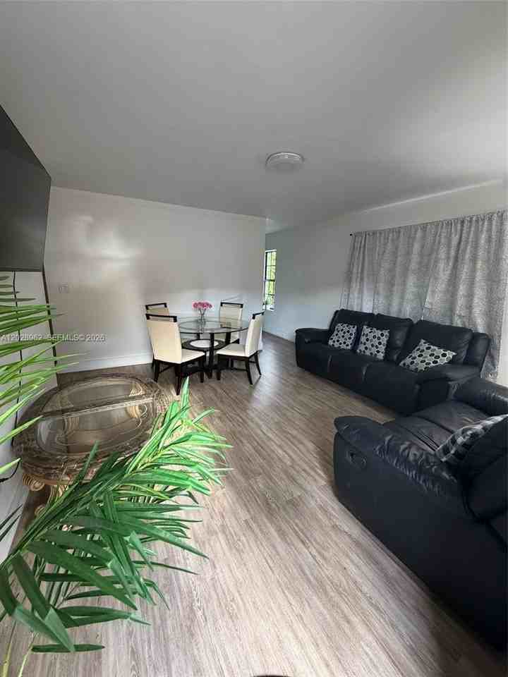 9258 Sw 36th St #9260 - Photo 4 of 12