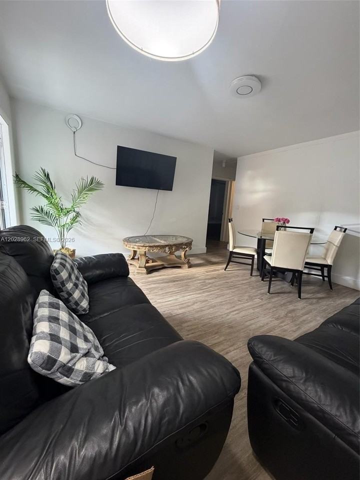 9258 Sw 36th St #9260 - Photo 5 of 12