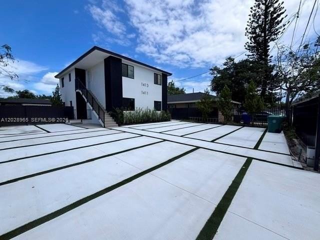1411 Nw 40th St #1 - Photo 2 of 10