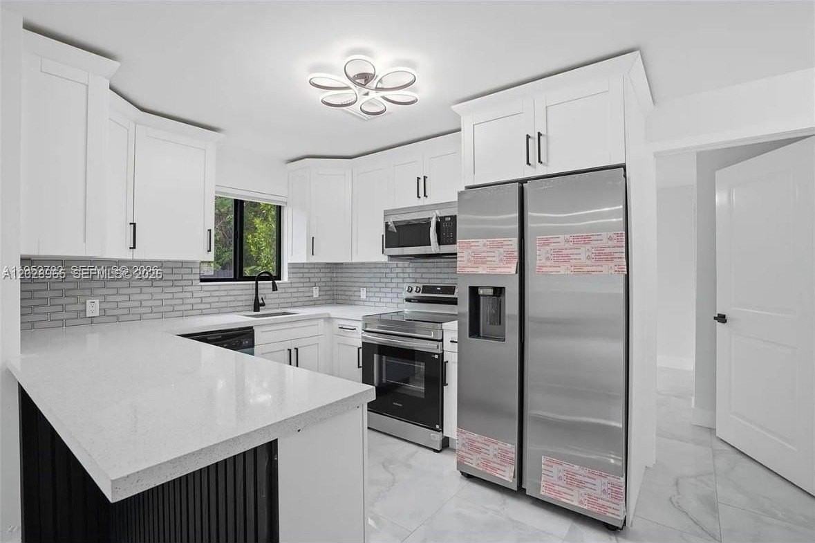 1411 Nw 40th St #1 - Photo 3 of 10