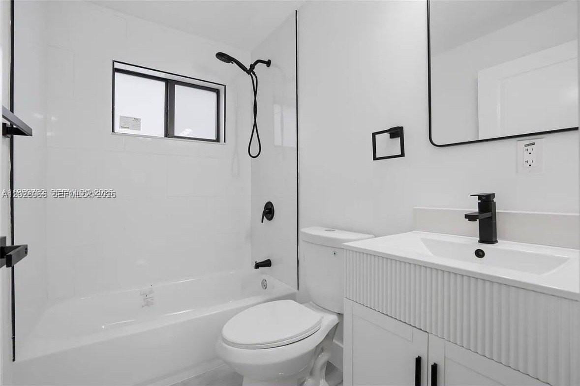 1411 Nw 40th St #1 - Photo 4 of 10