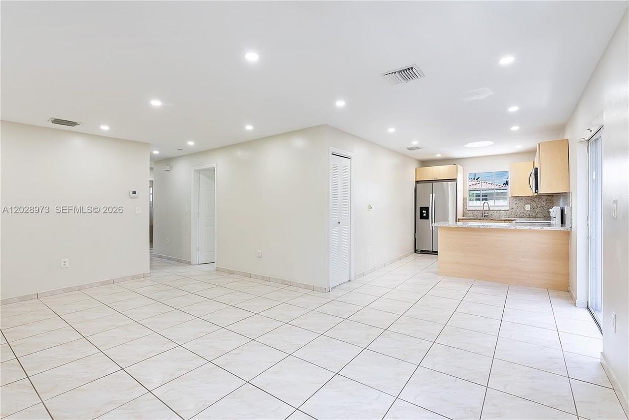 1214 Nw 34th Ave #1214 - Photo 4 of 22