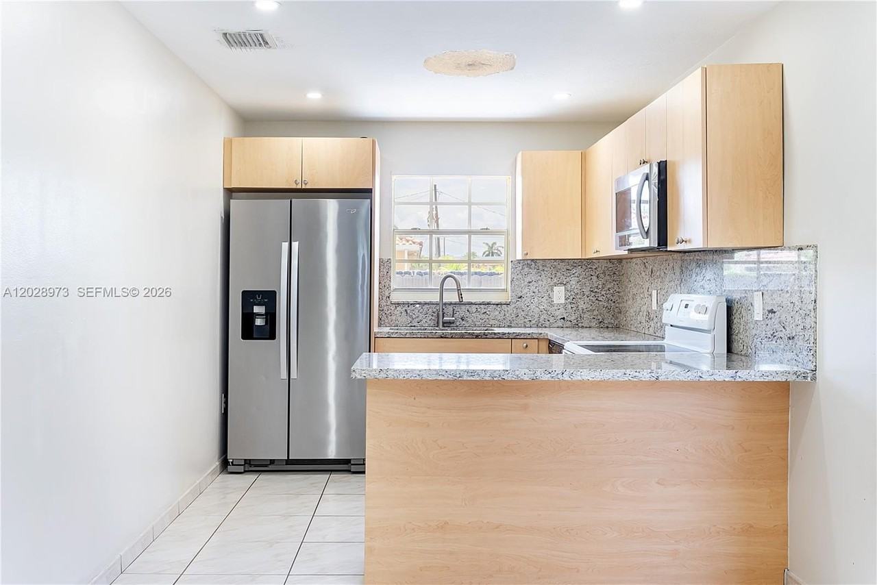 1214 Nw 34th Ave #1214 - Photo 6 of 22