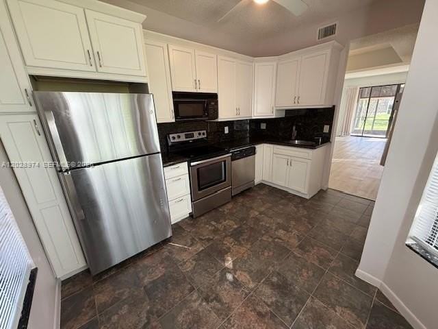 7860 Lexington Club Blvd #B - Photo 3 of 37