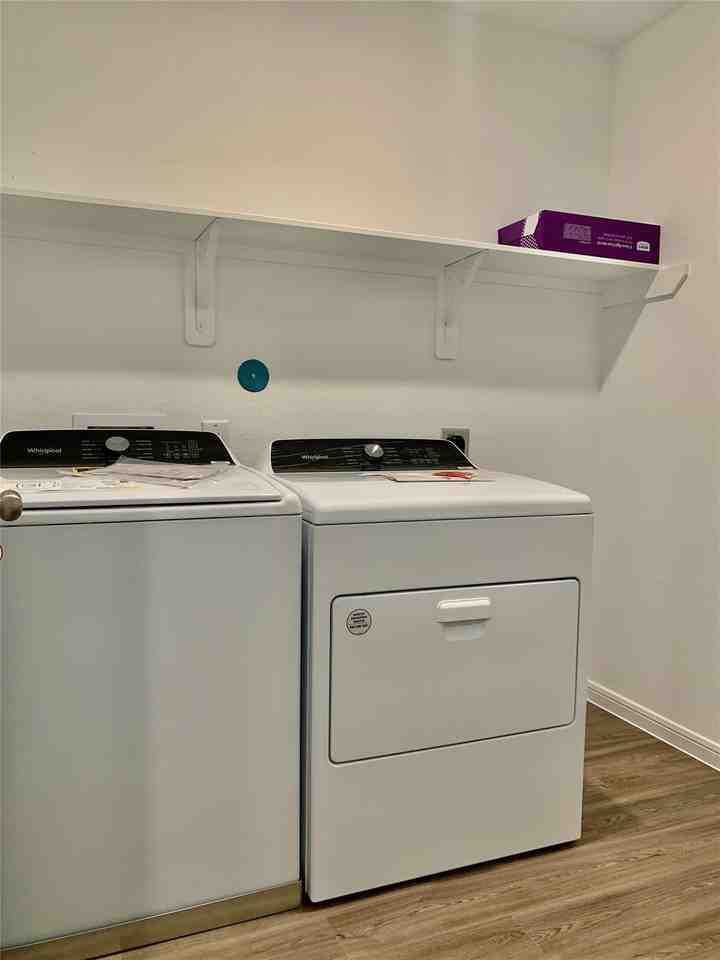1024 Greenshank Dr - Photo 5 of 8