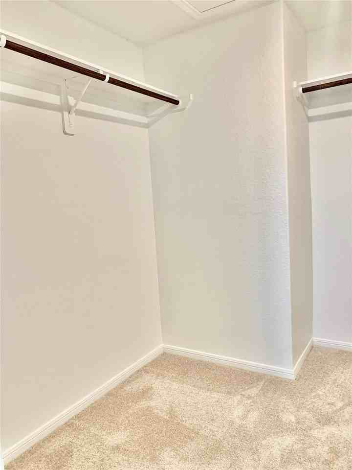 1024 Greenshank Dr - Photo 7 of 8