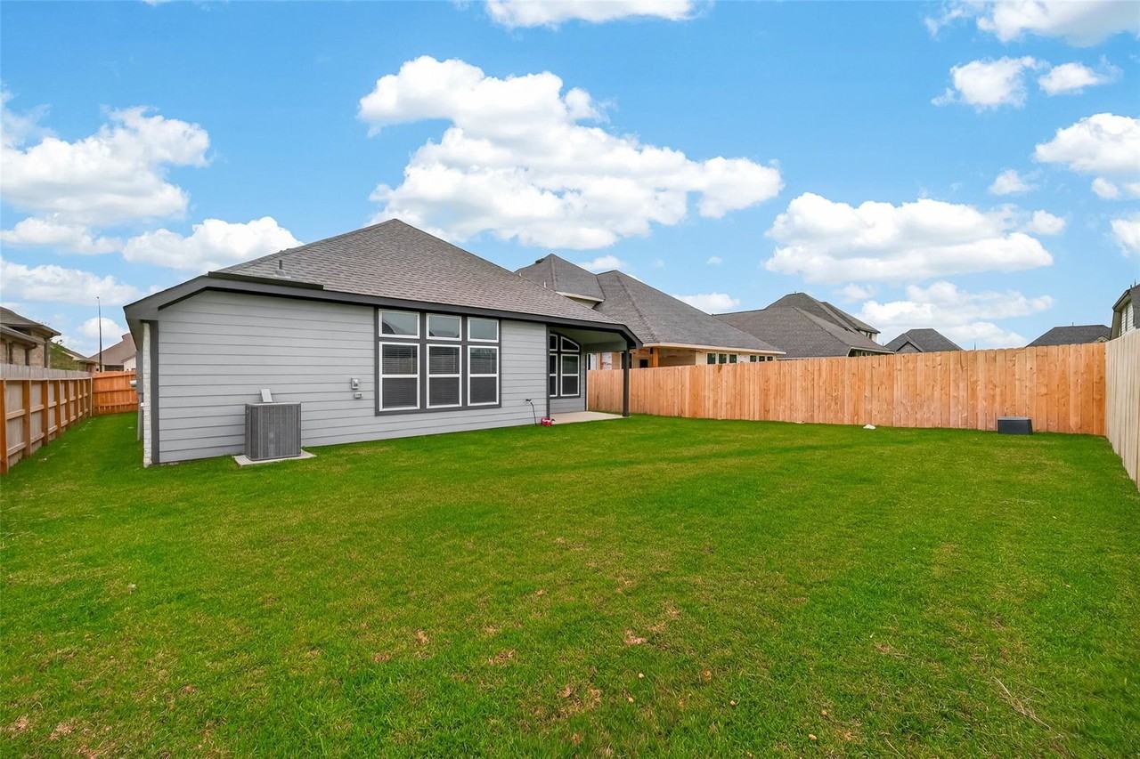 6123 Severson Lake Ct - Photo 2 of 8