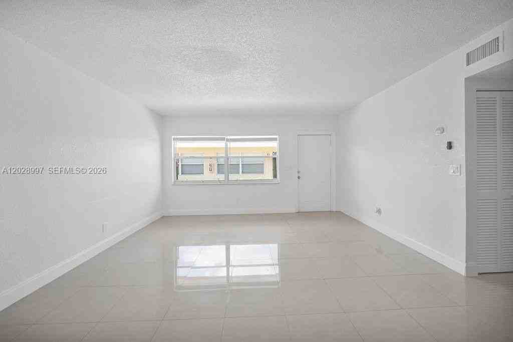 631 Kathy Ct - Photo 2 of 45
