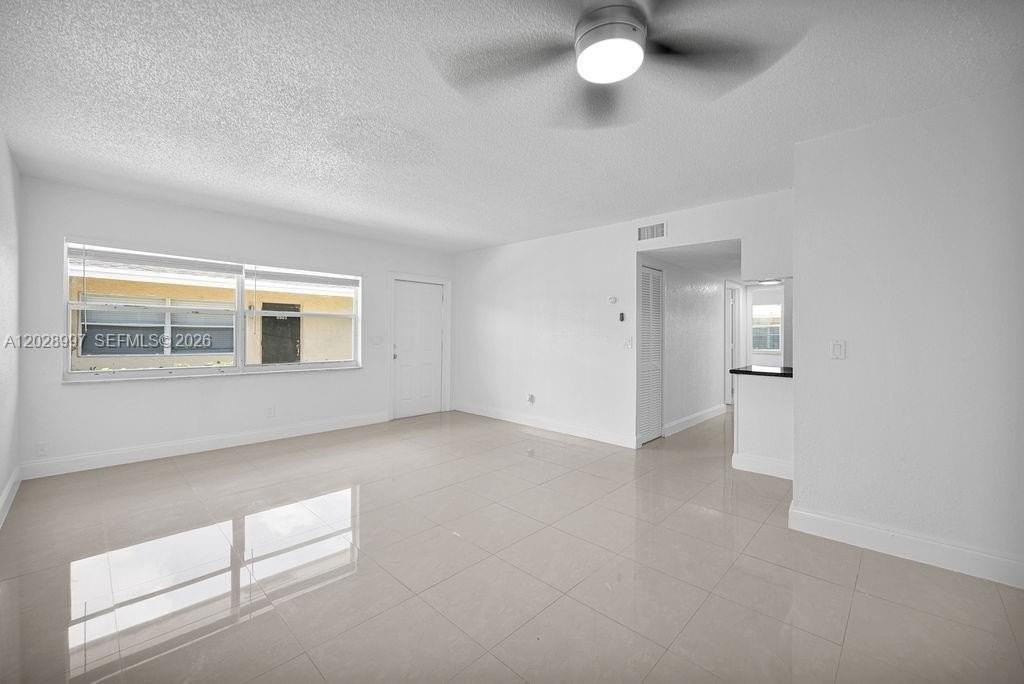 631 Kathy Ct - Photo 6 of 45