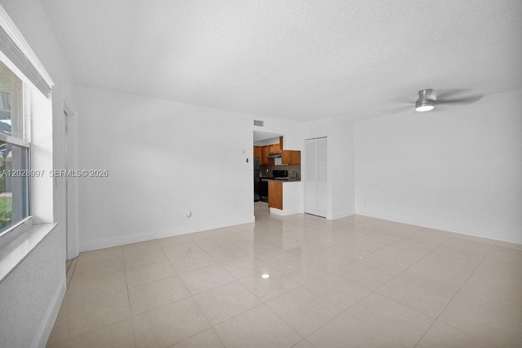 631 Kathy Ct - Photo 7 of 45