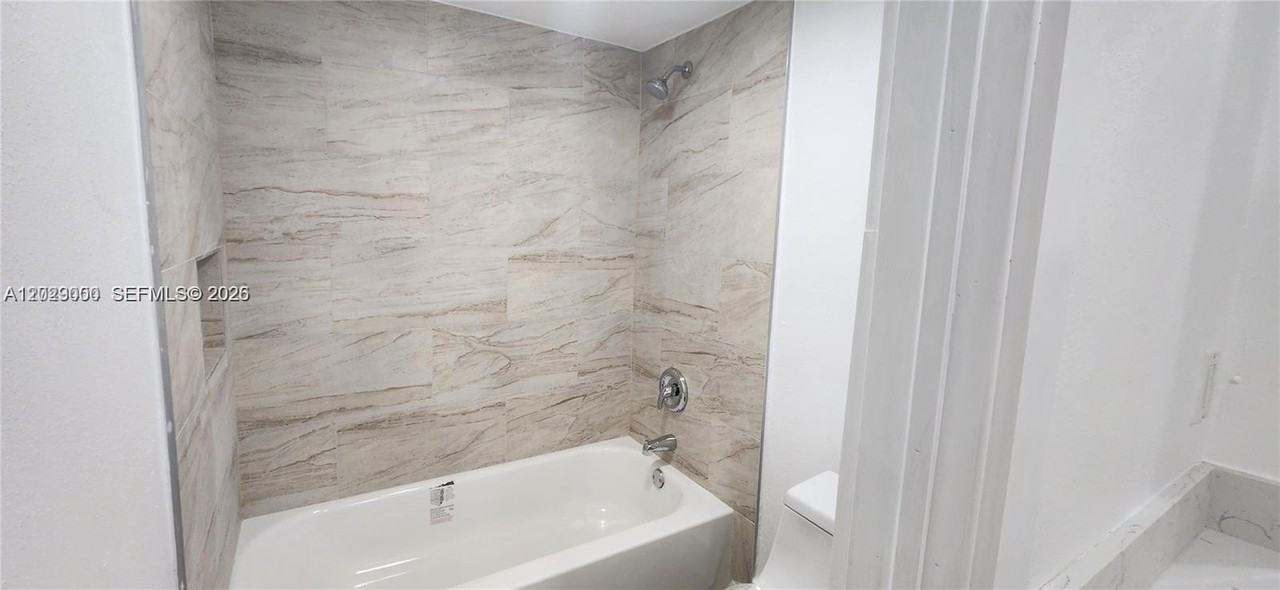 19771 Sw 114th Ave #328 - Photo 6 of 9