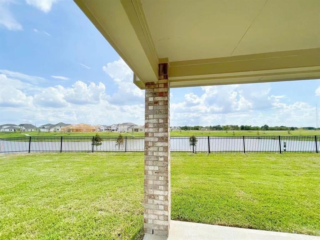 4403 Silvergrass Ln - Photo 4 of 8