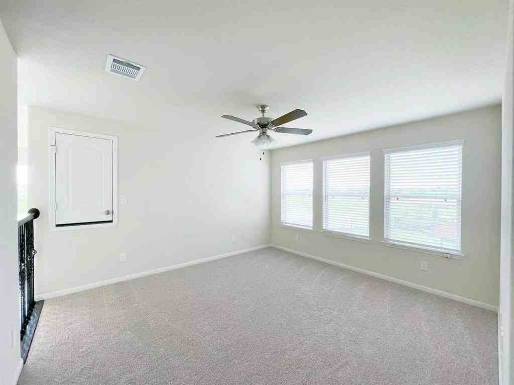 4403 Silvergrass Ln - Photo 5 of 8