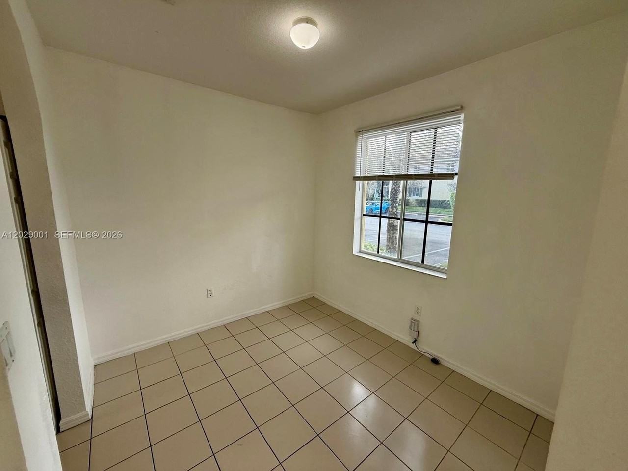 1934 Sw 60th Ave - Photo 7 of 18