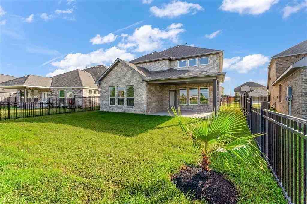 550 Long Beach Bay Dr - Photo 2 of 8