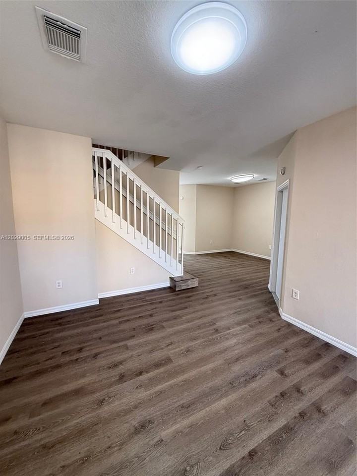 8528 Sw 166th Pl #8528 - Photo 5 of 27
