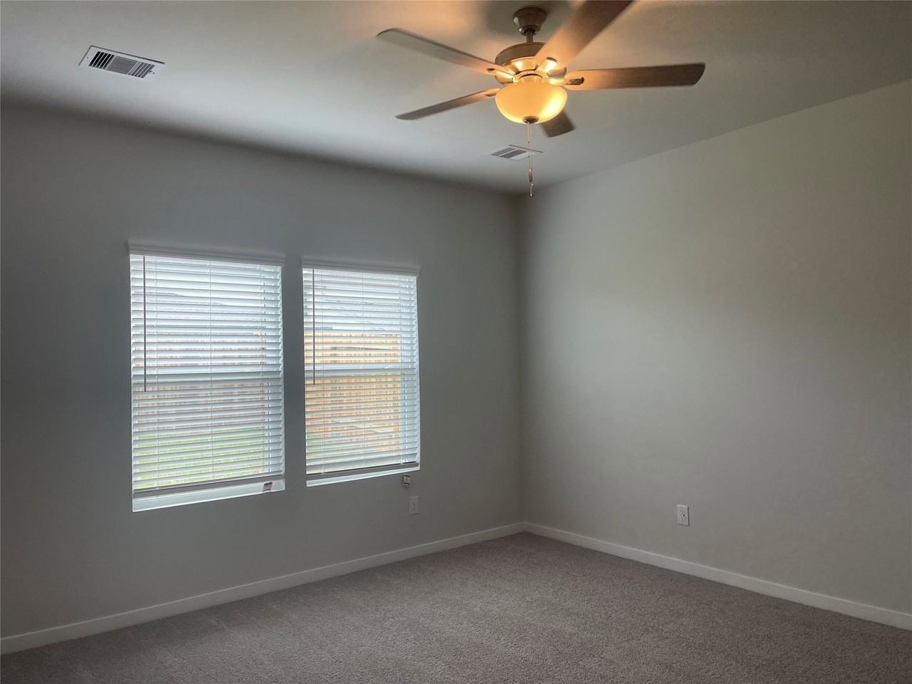 5810 Blue Grama Dr - Photo 4 of 8