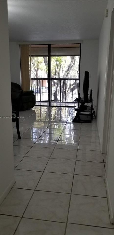 14201 N Kendall Dr #212D - Photo 5 of 50