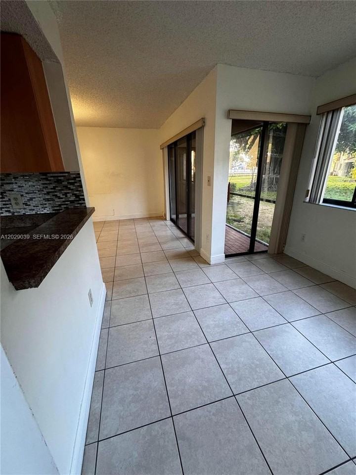 9741 Sw 138th Ave #ID1R - Photo 5 of 22