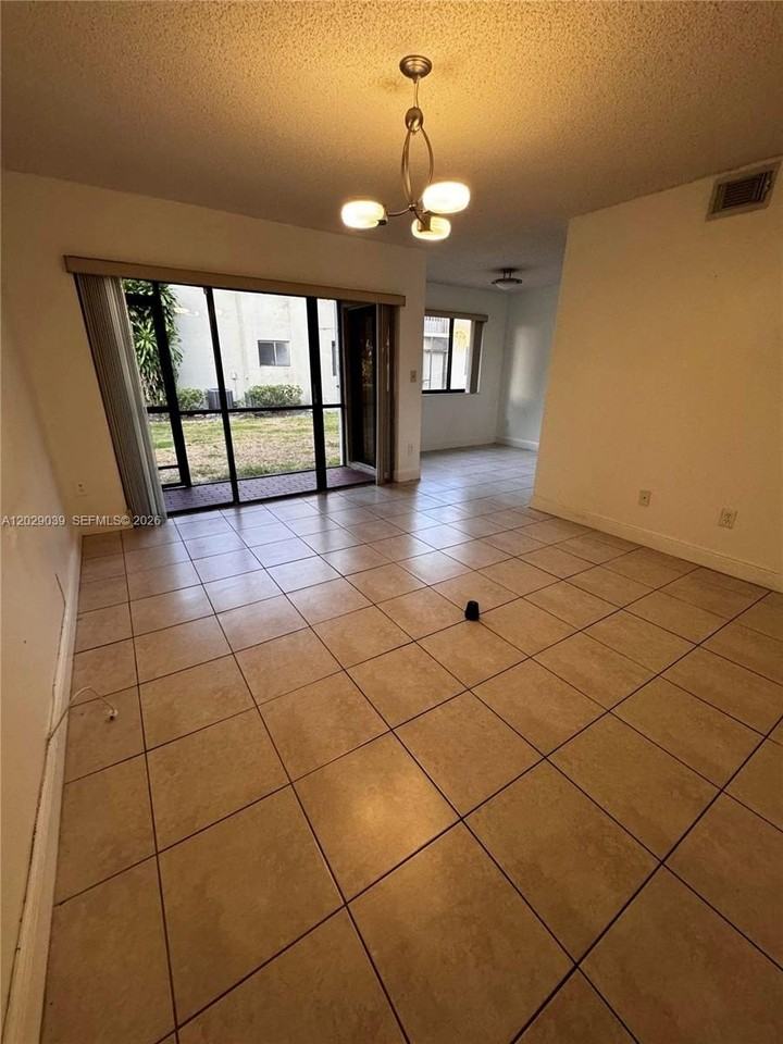 9741 Sw 138th Ave #ID1R - Photo 7 of 22