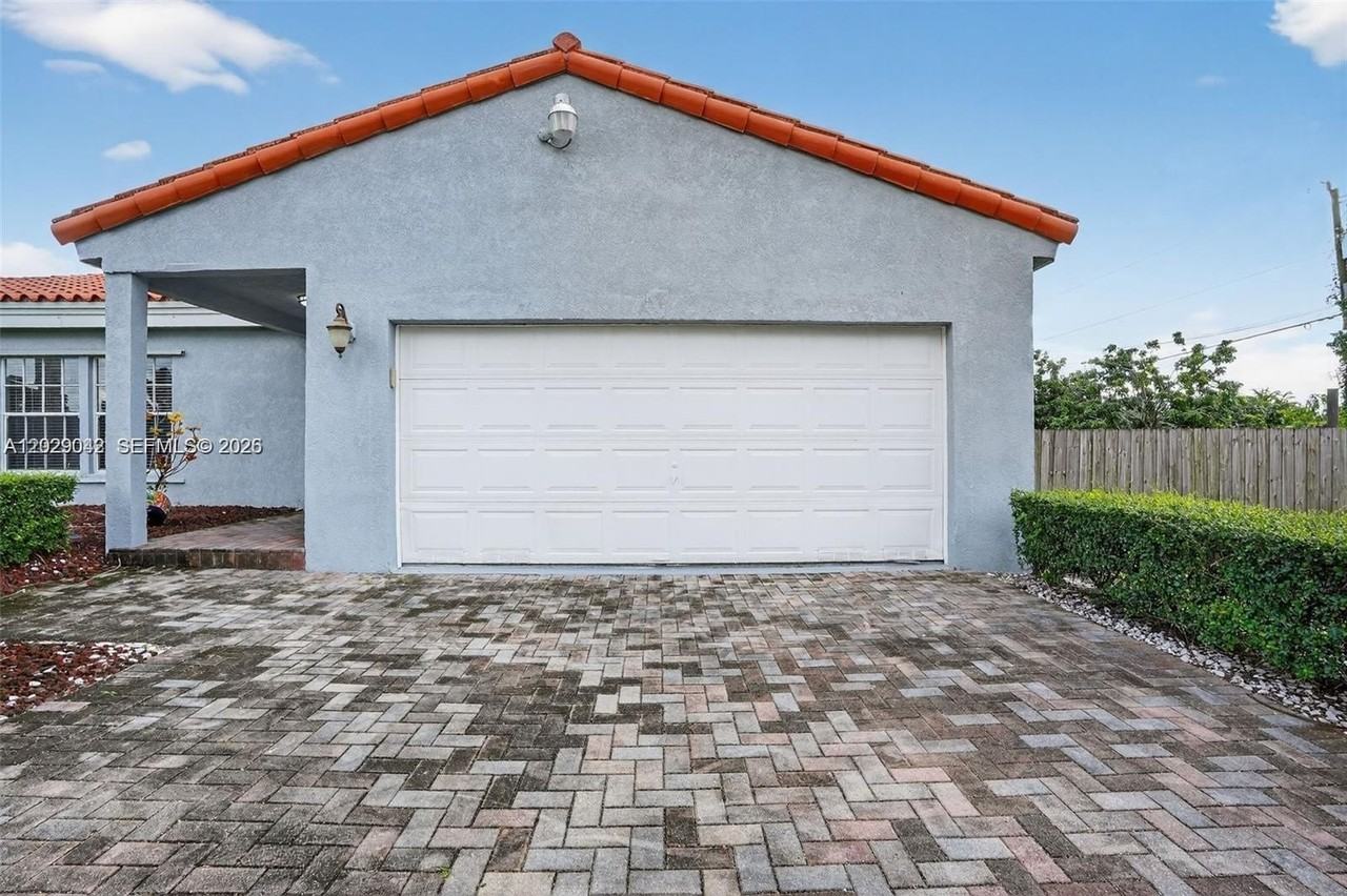 21080 Sw 242nd St #21080 - Photo 6 of 36