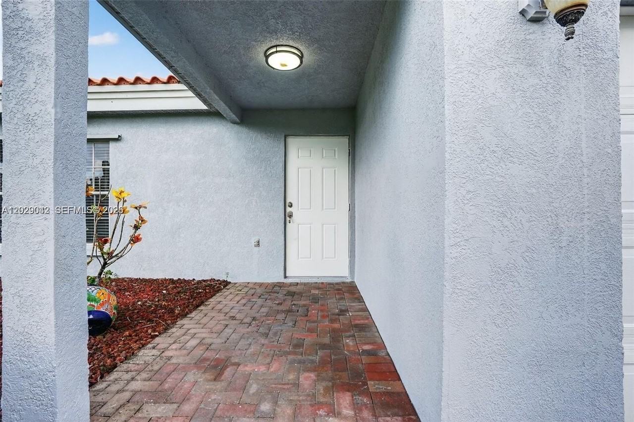 21080 Sw 242nd St #21080 - Photo 7 of 36