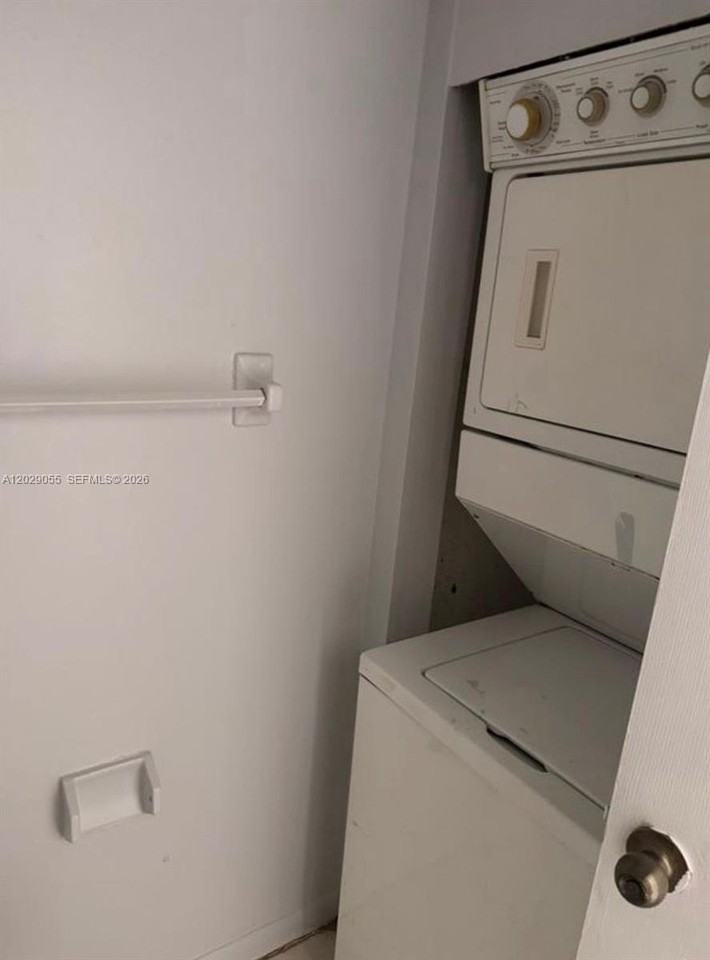 2512 Nw 52nd Ave #22B - Photo 3 of 12