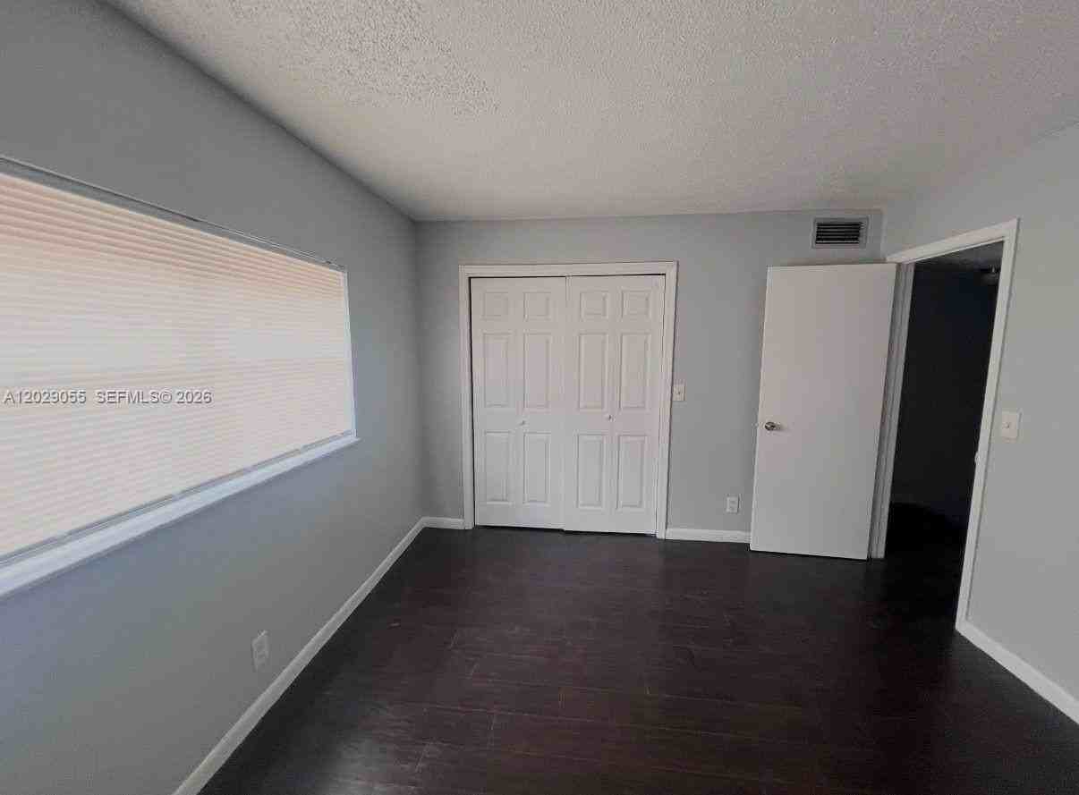 2512 Nw 52nd Ave #22B - Photo 6 of 12
