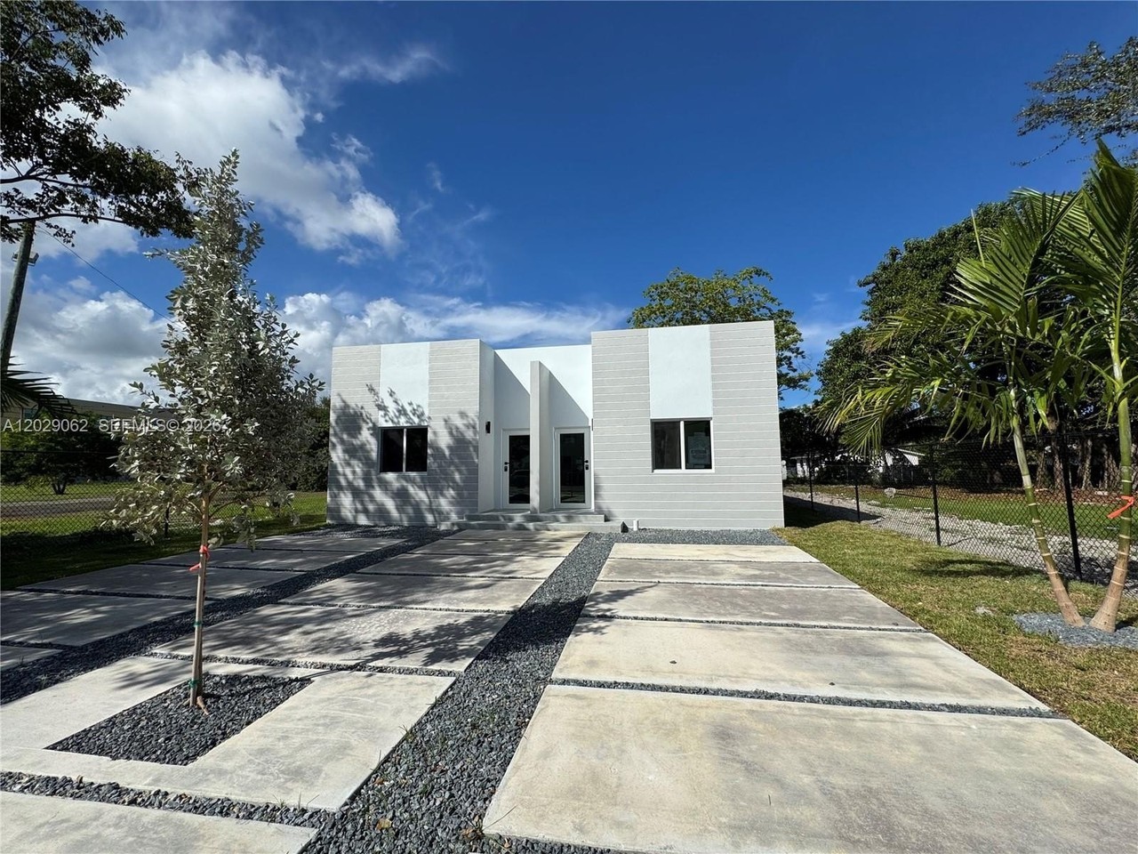 135 Nw 60th St #B