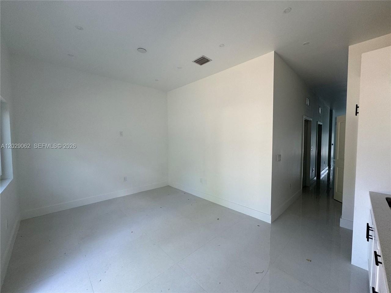135 Nw 60th St #B - Photo 6 of 16