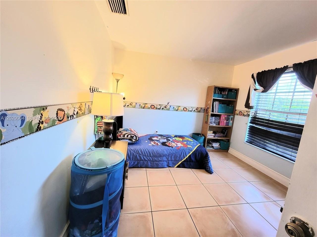 5267 Nw 186th Ln - Photo 7 of 24