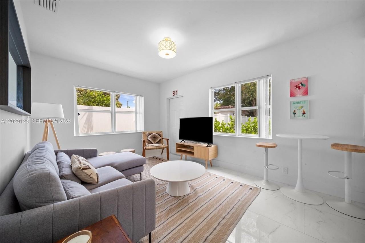 1625 Hollywood Blvd #2 - Photo 7 of 16