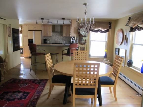705 Western Ave - Photo 3 of 14