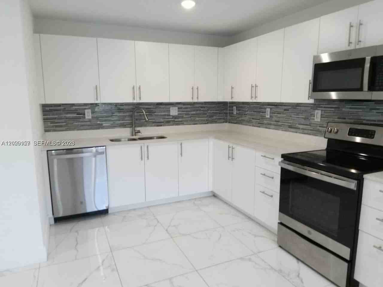 25810 Sw 144th Ave #0 - Photo 3 of 13