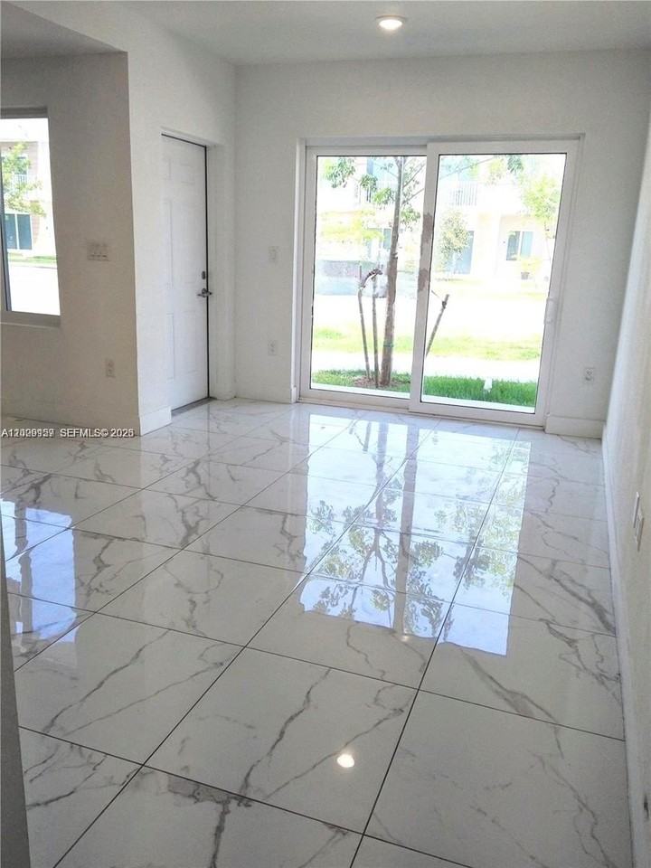 25810 Sw 144th Ave #0 - Photo 4 of 13