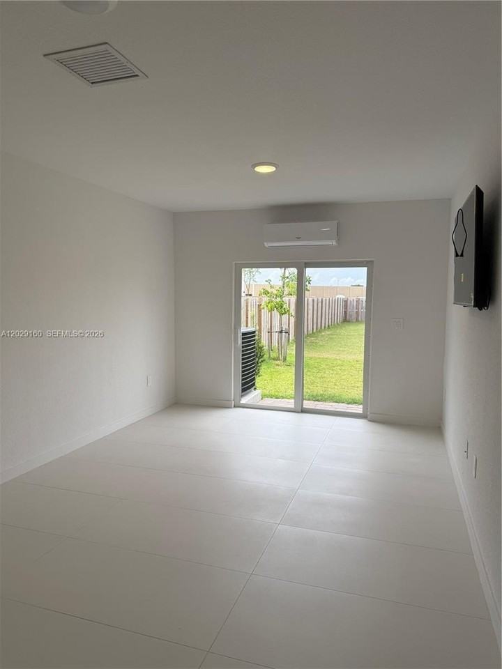 13347 Sw 274th St #13347 - Photo 5 of 14