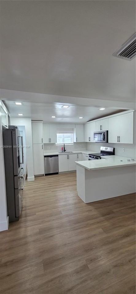 3651 Nw 8th Ct #0 - Photo 4 of 17