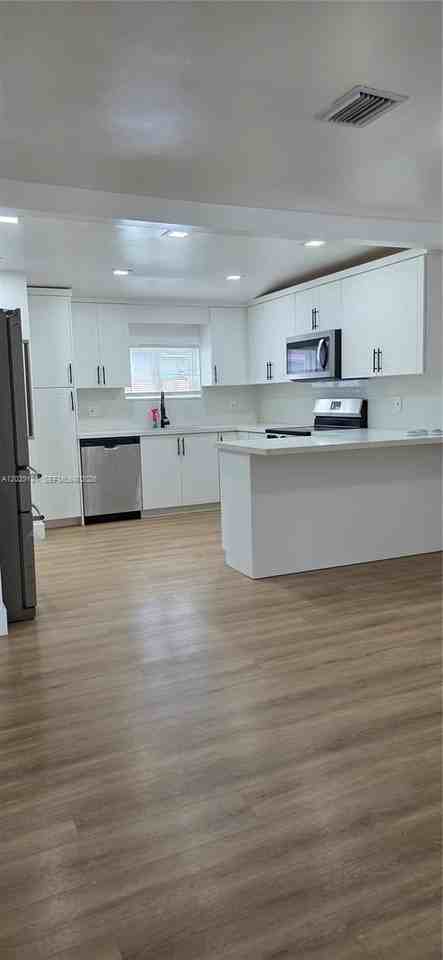 3651 Nw 8th Ct #0 - Photo 5 of 17