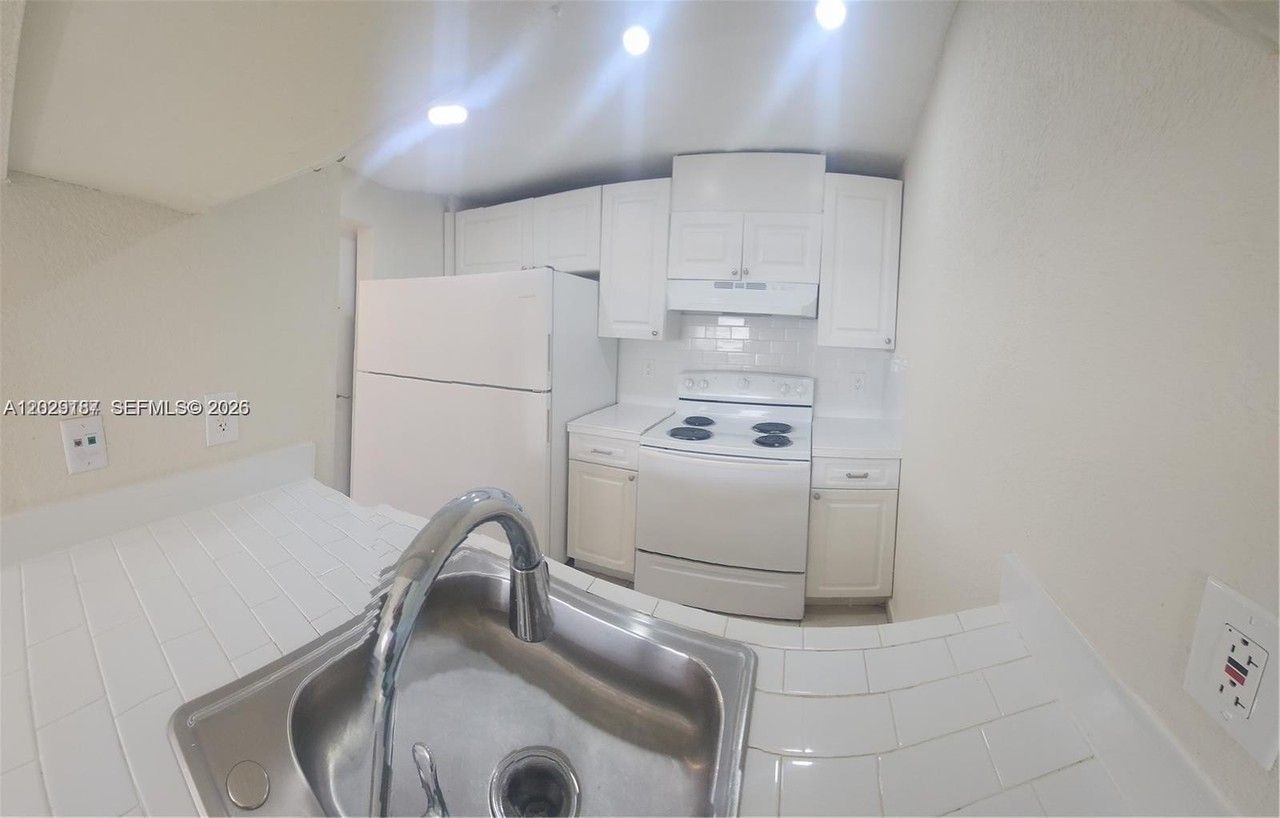 19600 Sw 110th Ct #209 - Photo 2 of 21
