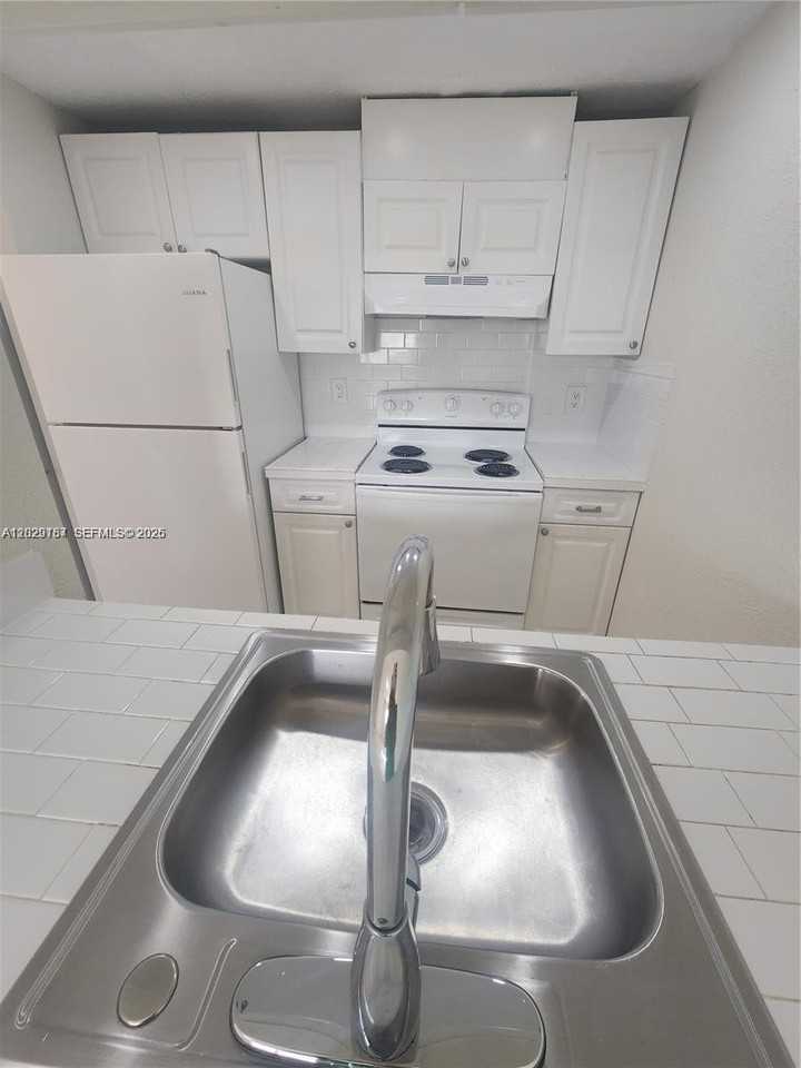 19600 Sw 110th Ct #209 - Photo 3 of 21