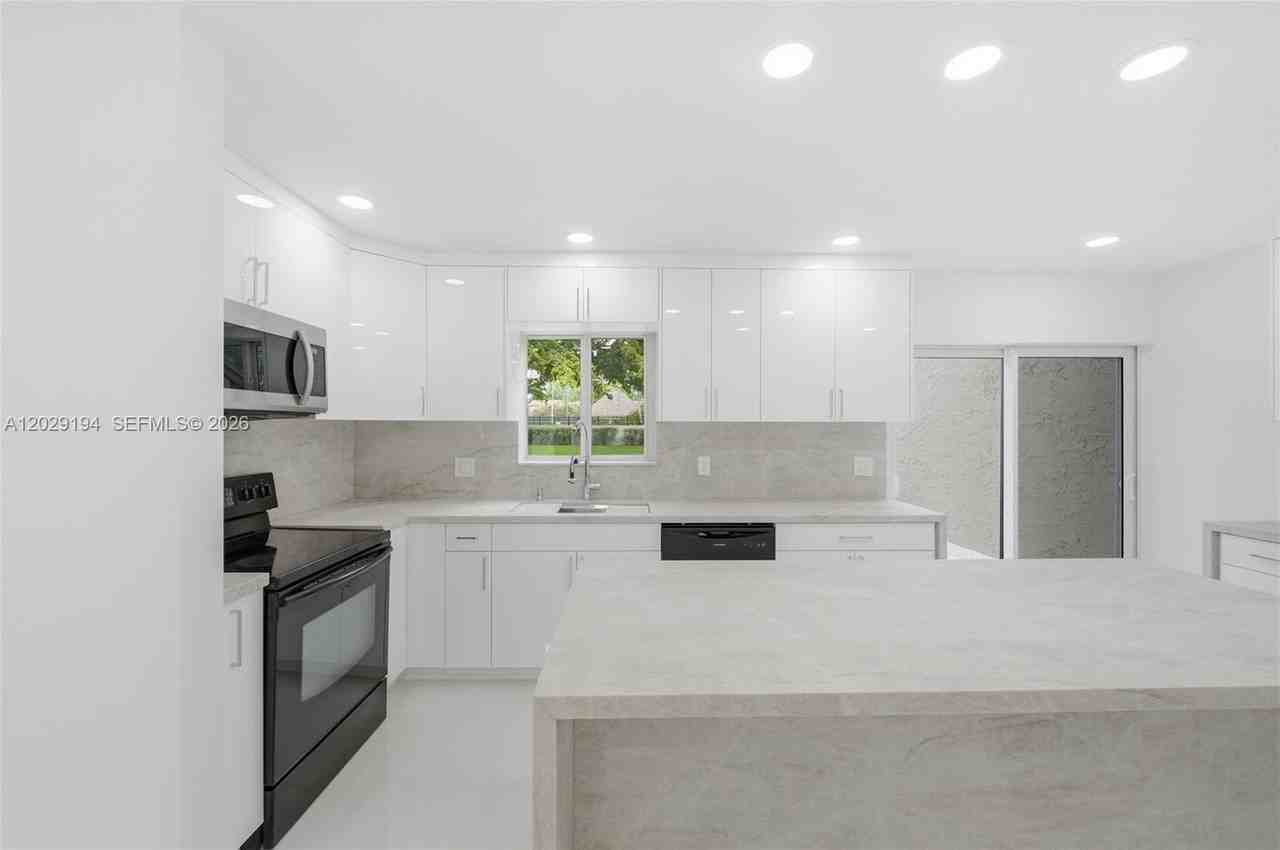 22384 Thousand Pines Ln - Photo 6 of 50