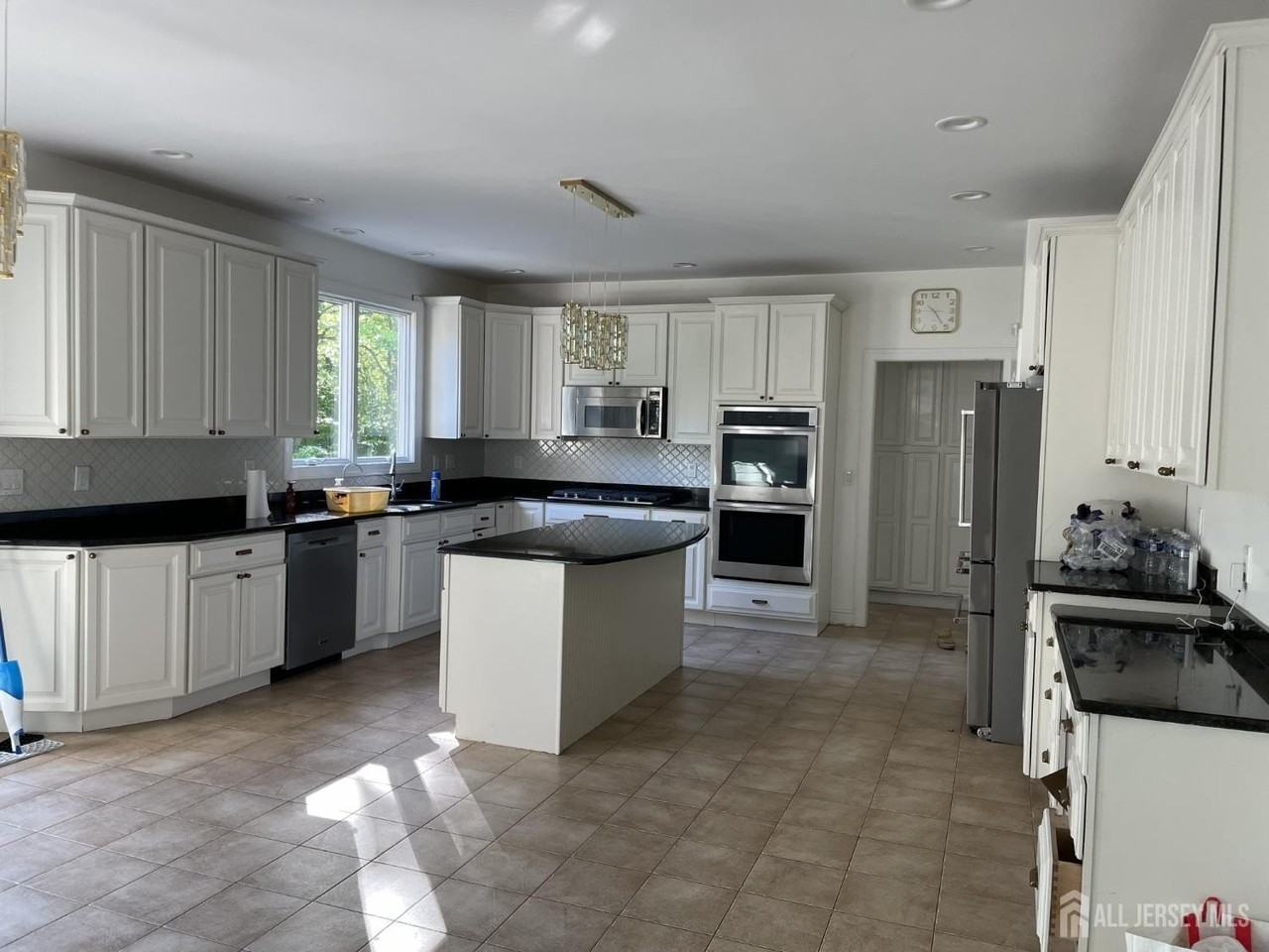 15 Hope Dr - Photo 4 of 32