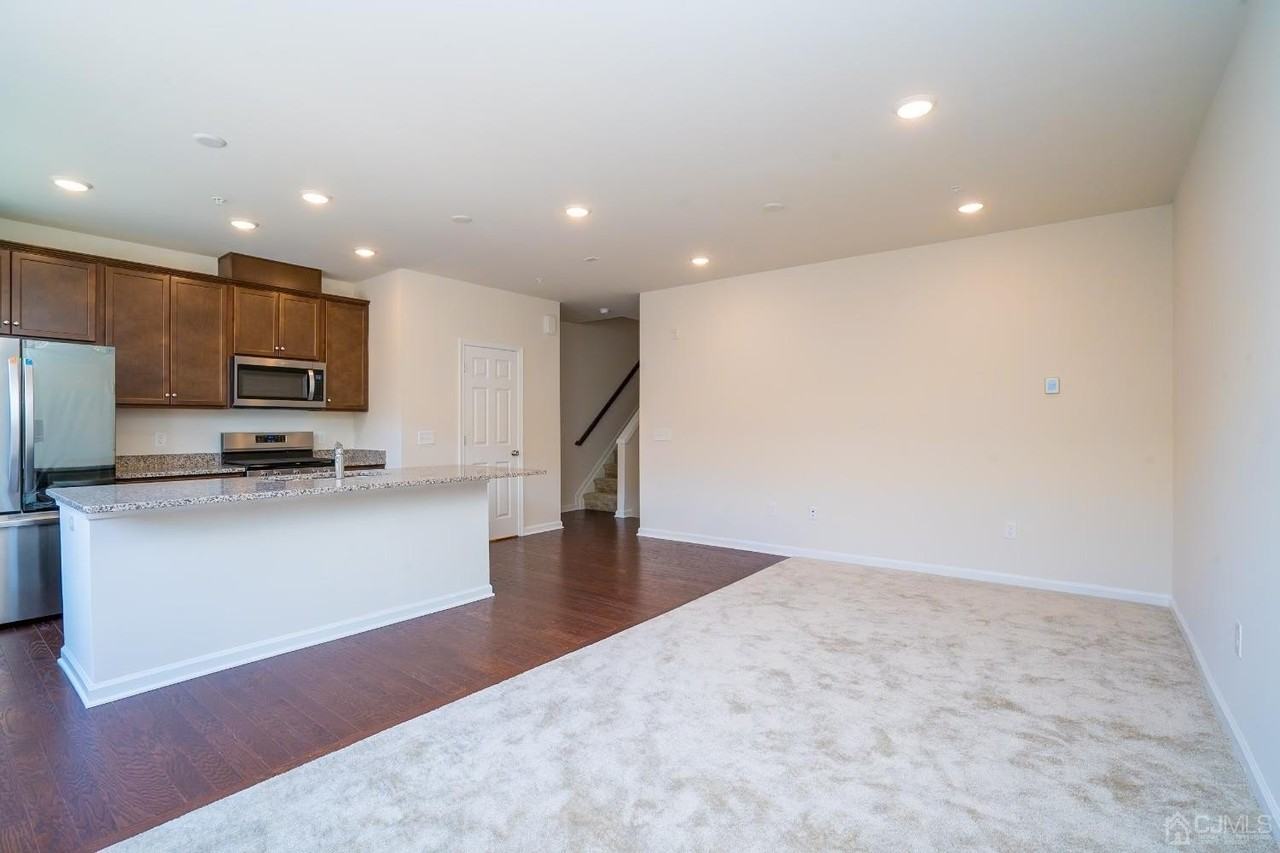 218 Peyton Pl - Photo 4 of 27