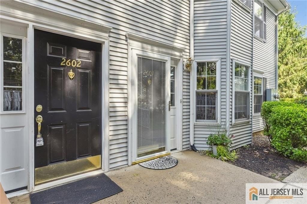 2602 Cypress Ln - Photo 2 of 30