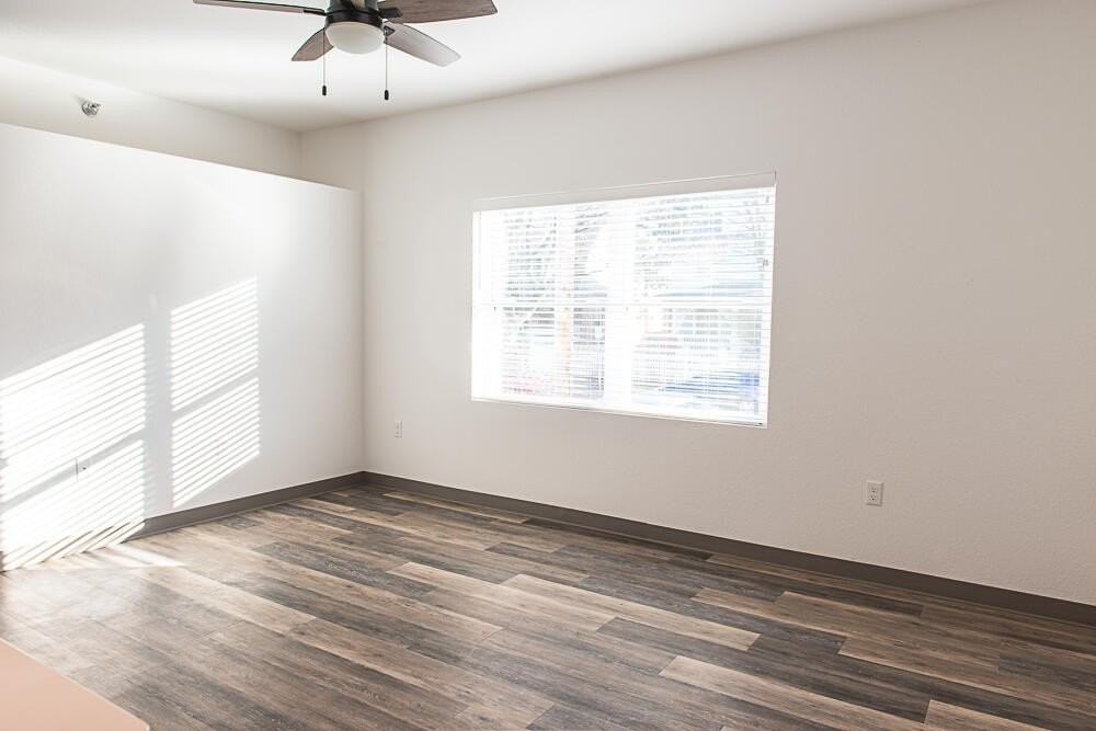 2075 N Cambridge Ave #207 - Photo 6 of 9
