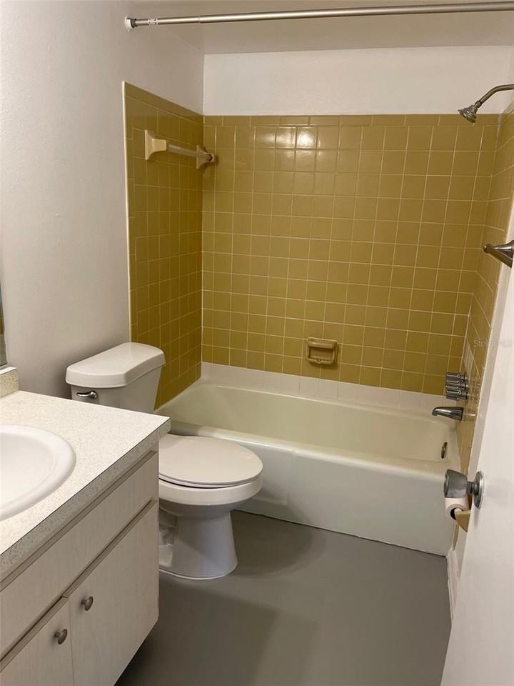 2739 Nassau St - Photo 4 of 8