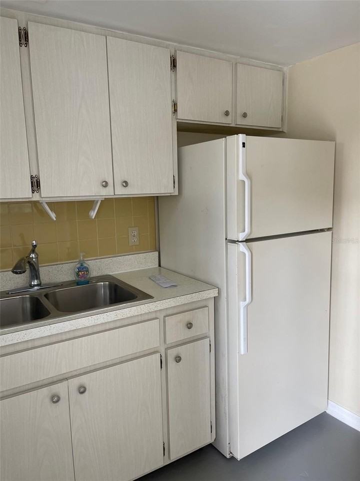 2739 Nassau St - Photo 6 of 8