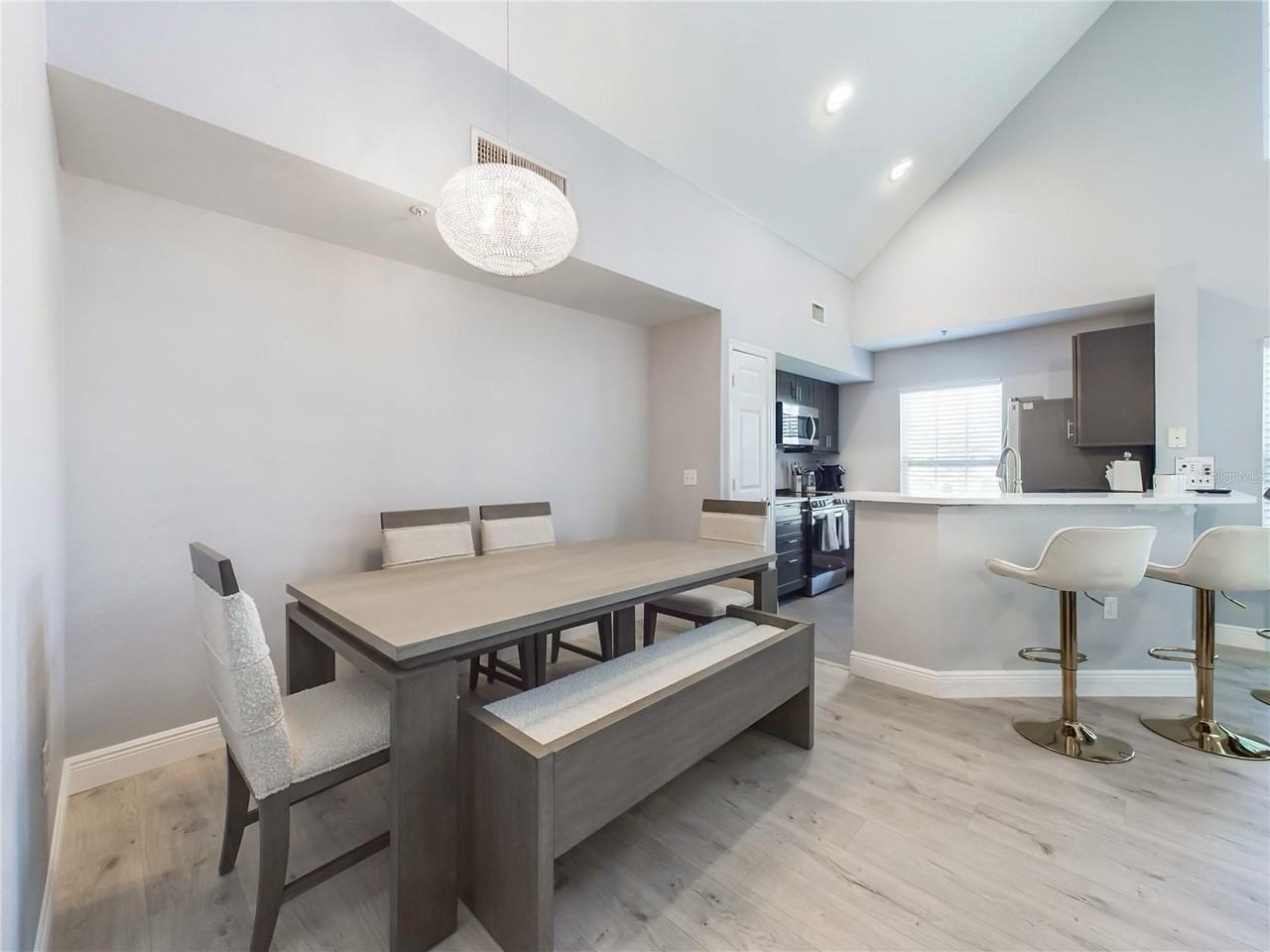 5521 Rosehill Rd #203 - Photo 7 of 47
