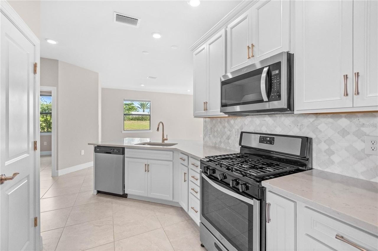 14550 Mossy Pine Ct - Photo 4 of 23